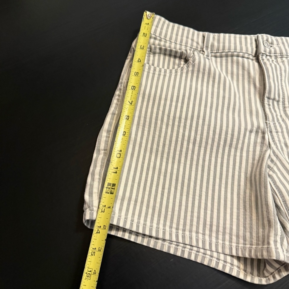 LOFT Classic Gray and Cream Striped Fabric shorts - Picture 6 of 9